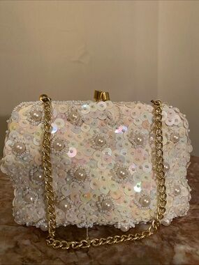 Vintage Hong Kong Beaded & Sequin Evening Bag Pearl Floral Clutch Gold tone